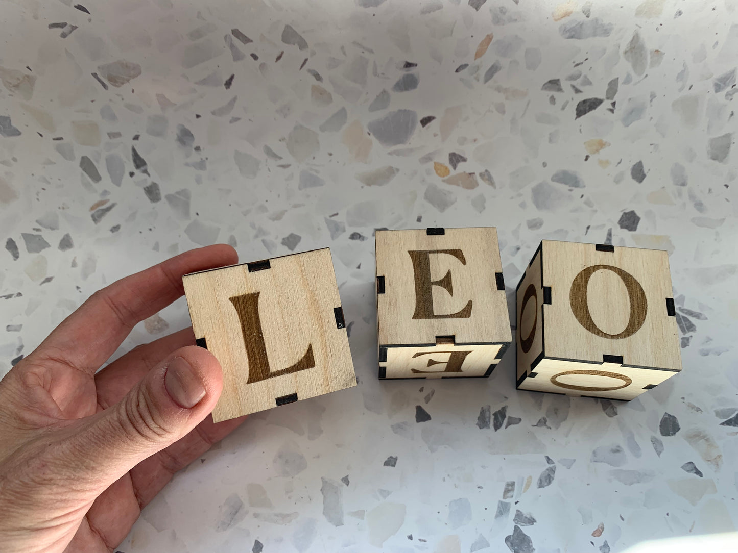 Bloques de madera personalizados con letras