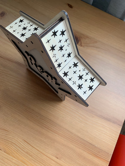 Lámpara infantil estrella de madera – Luz decorativa hecha a mano