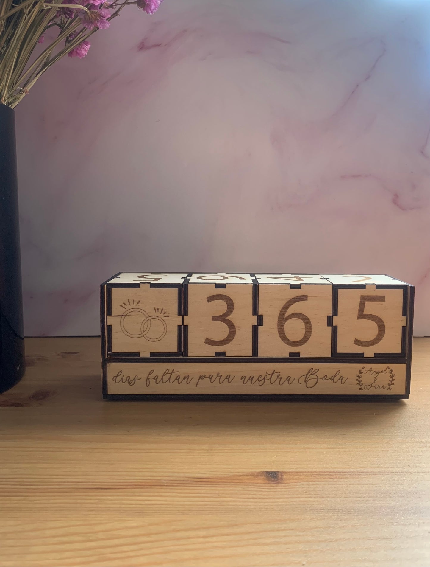 Decoración artesanal cuenta atrás madera Marnechi Studio