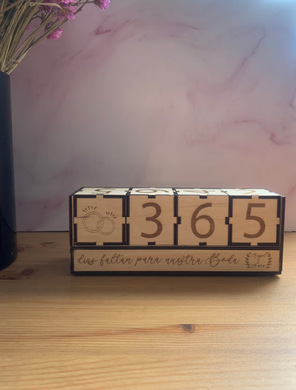 Decoración artesanal cuenta atrás madera Marnechi Studio