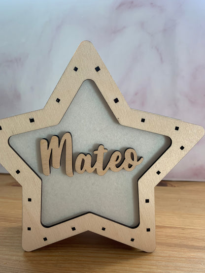 Lámpara infantil estrella de madera – Luz decorativa hecha a mano