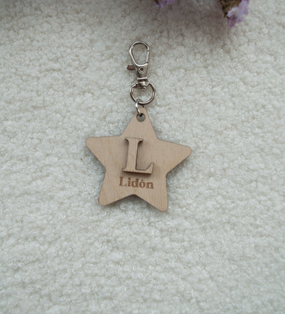 Llavero de Madera Personalizado con Inicial y Nombre