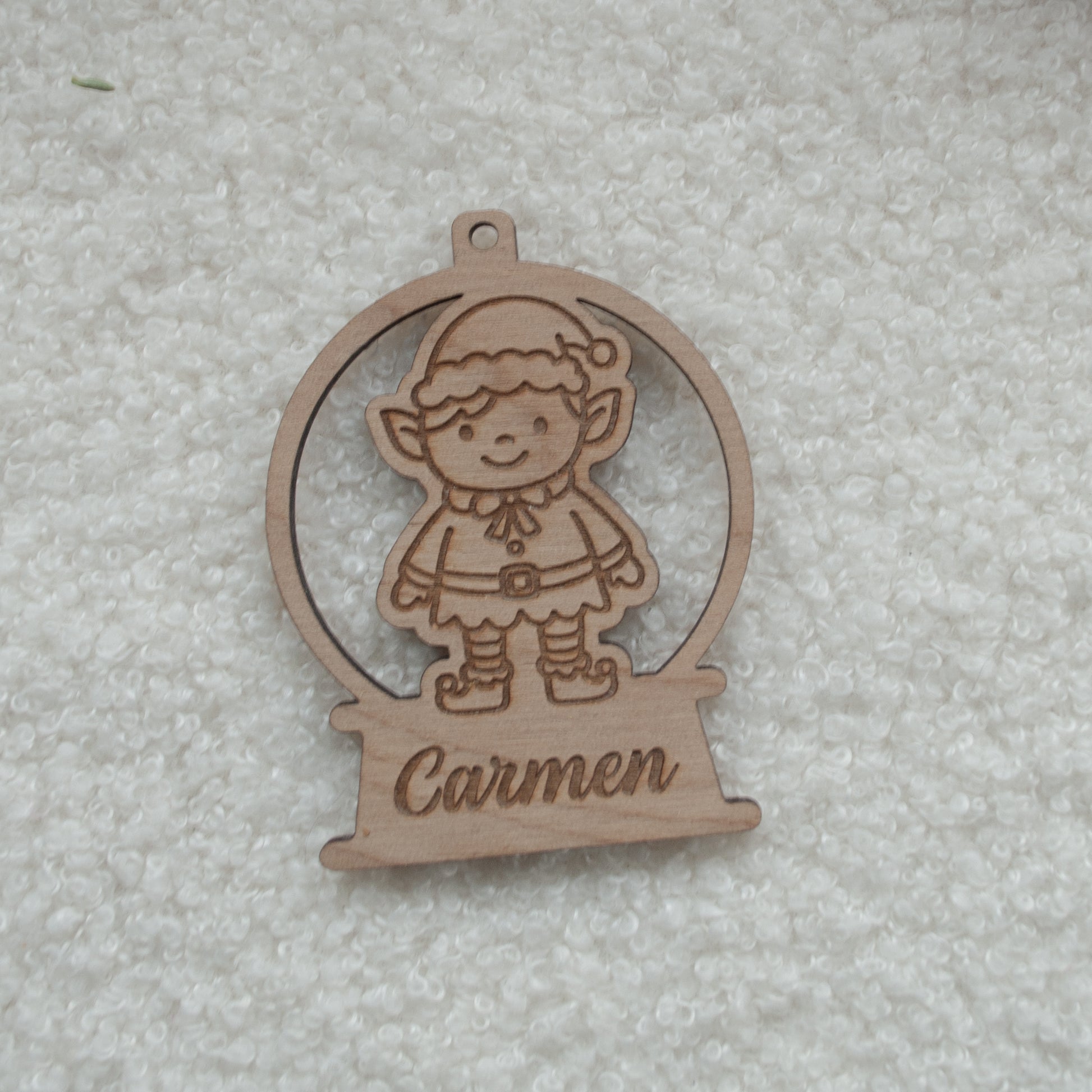 Bola de nieve navideña personalizada con diseño de elfo