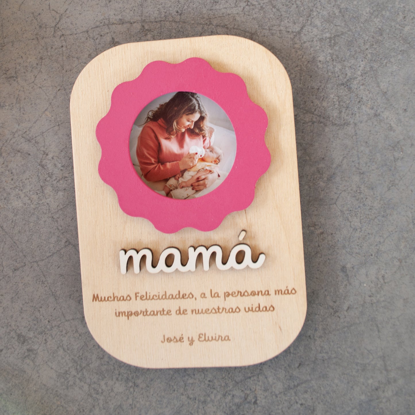 Ejemplos de personalizaciones para marco de fotos con flor de madera