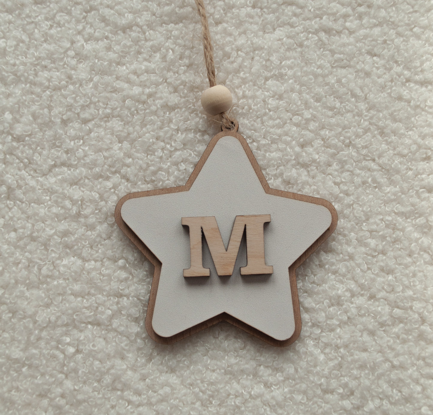 Adorno navideño de madera en forma de estrella personalizada con nombre