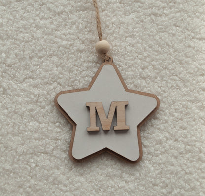 Adorno navideño de madera en forma de estrella personalizada con nombre
