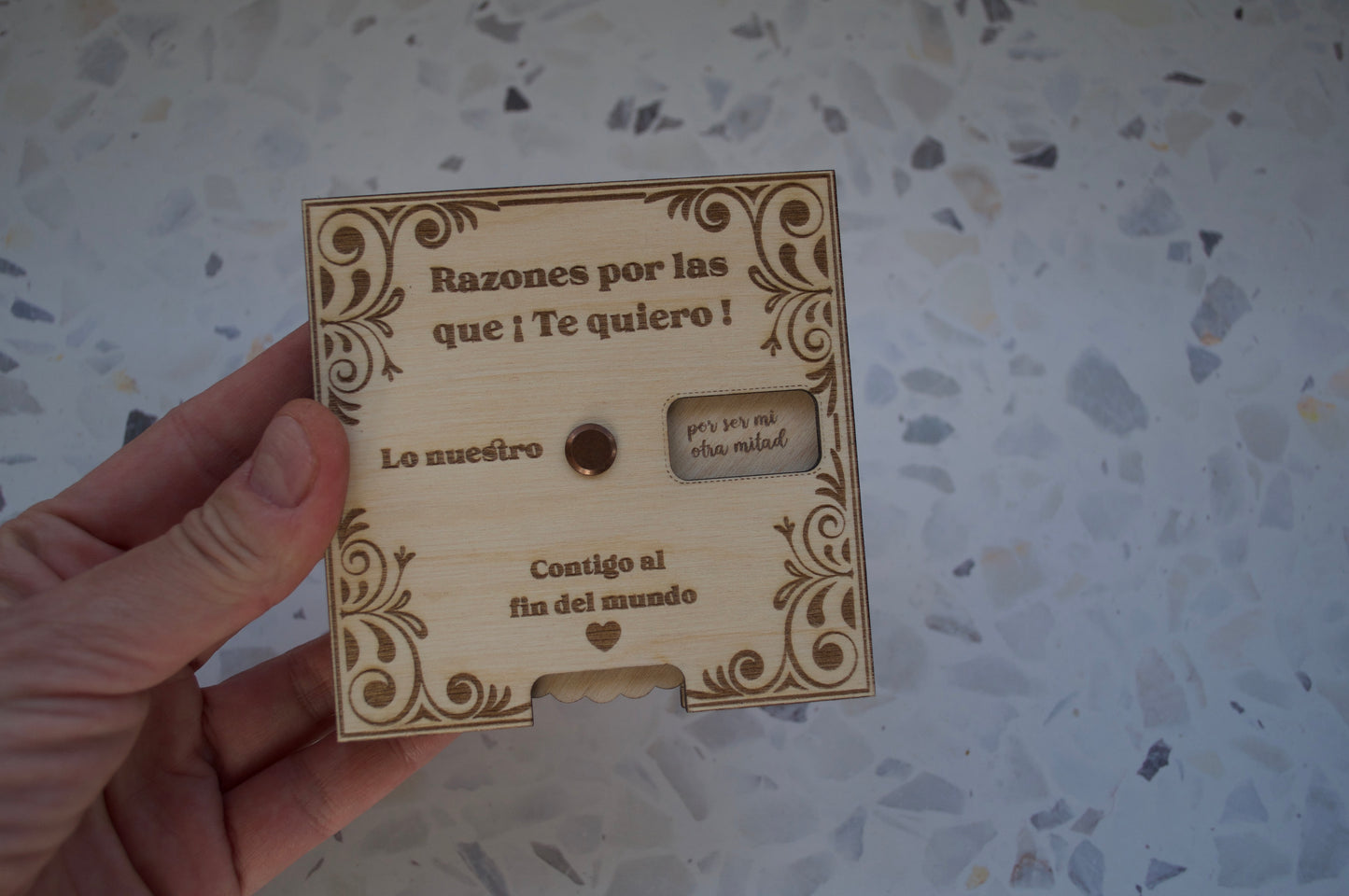 Detalle personalizado de amor con mensajes intercambiables