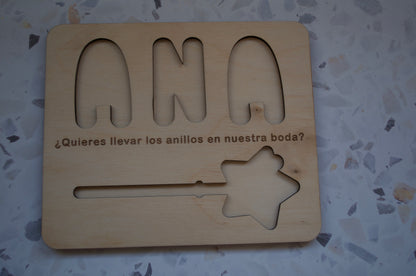 Pieza de puzzle con grabado especial hecho a mano