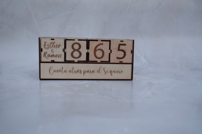 Cuenta atrás de madera personalizada - El regalo perfecto para bodas