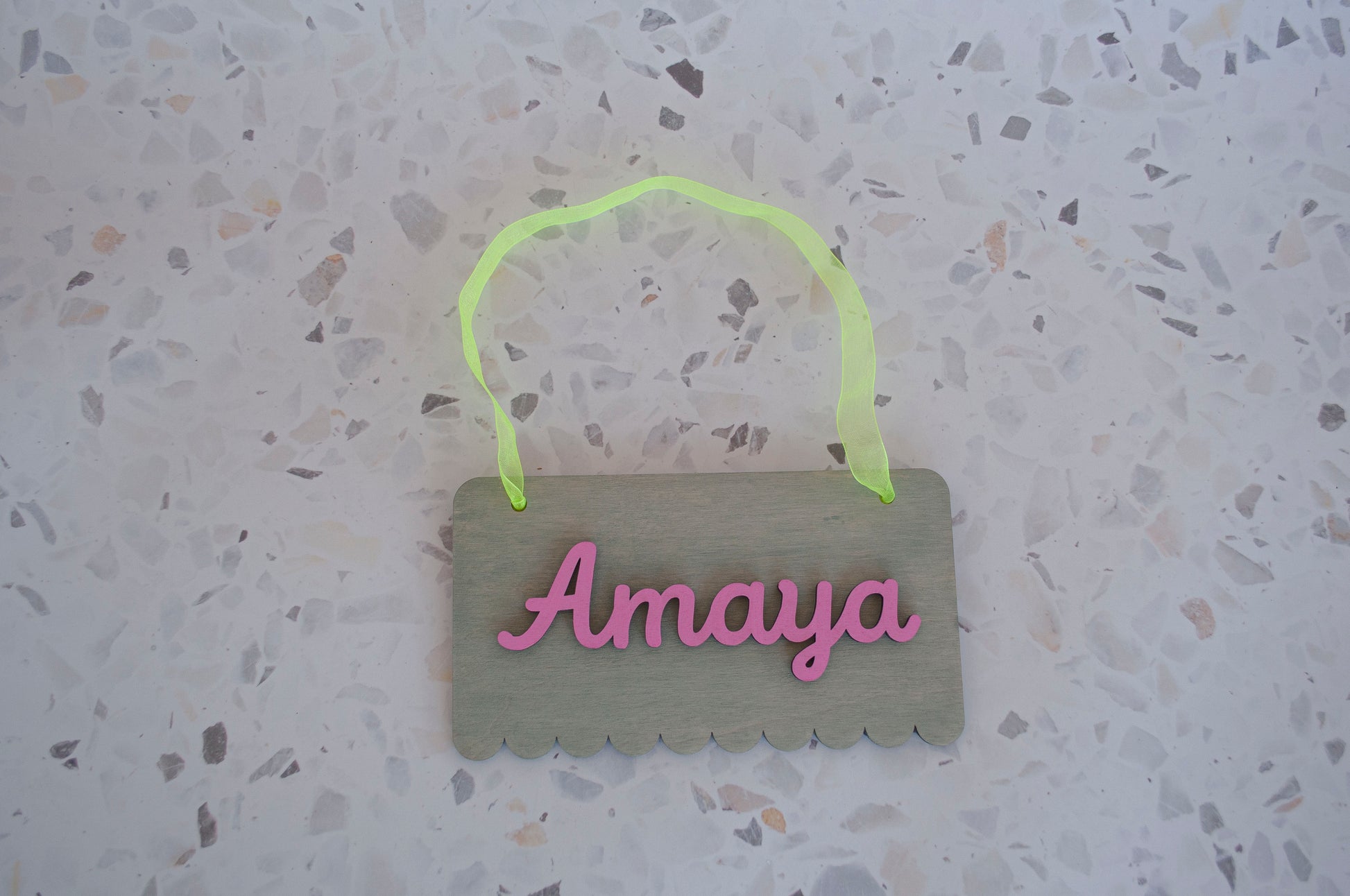 Banderín de madera horizontal personalizado con nombre