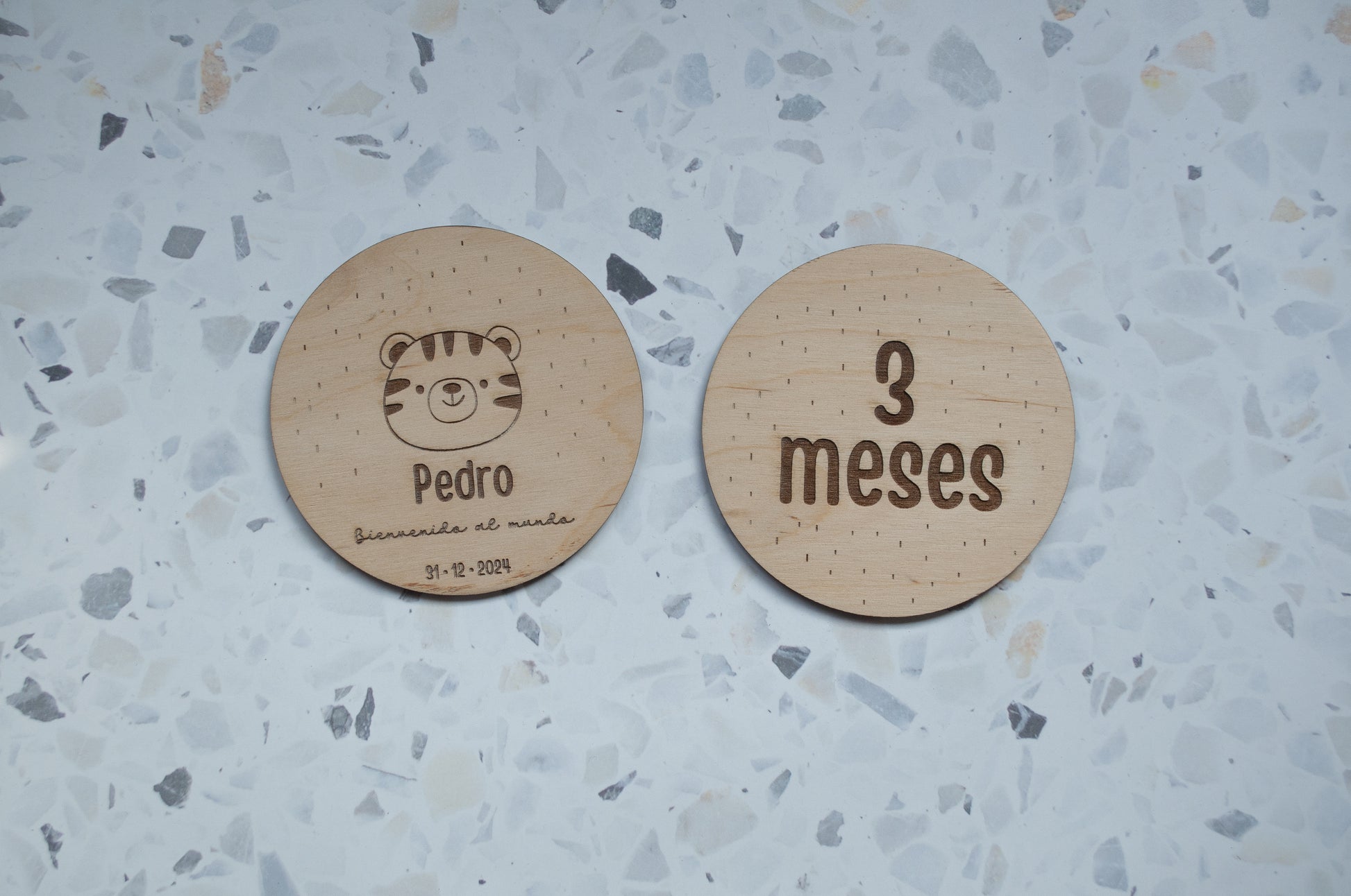 Pack cumplemeses bebé artesanal en madera