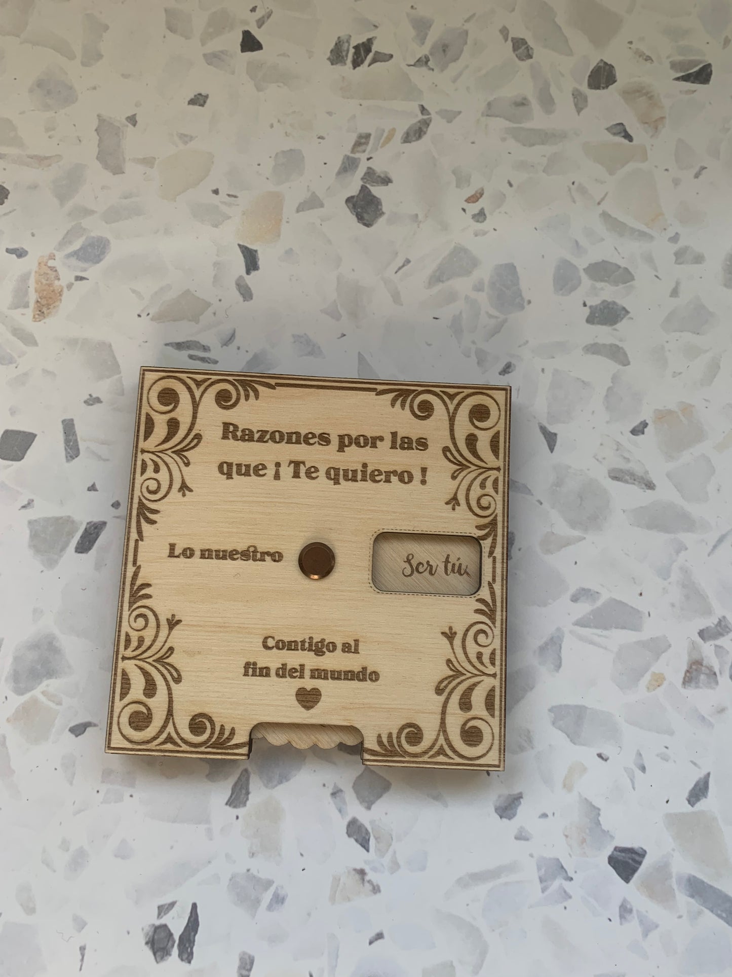 Detalle personalizado de amor con mensajes intercambiables