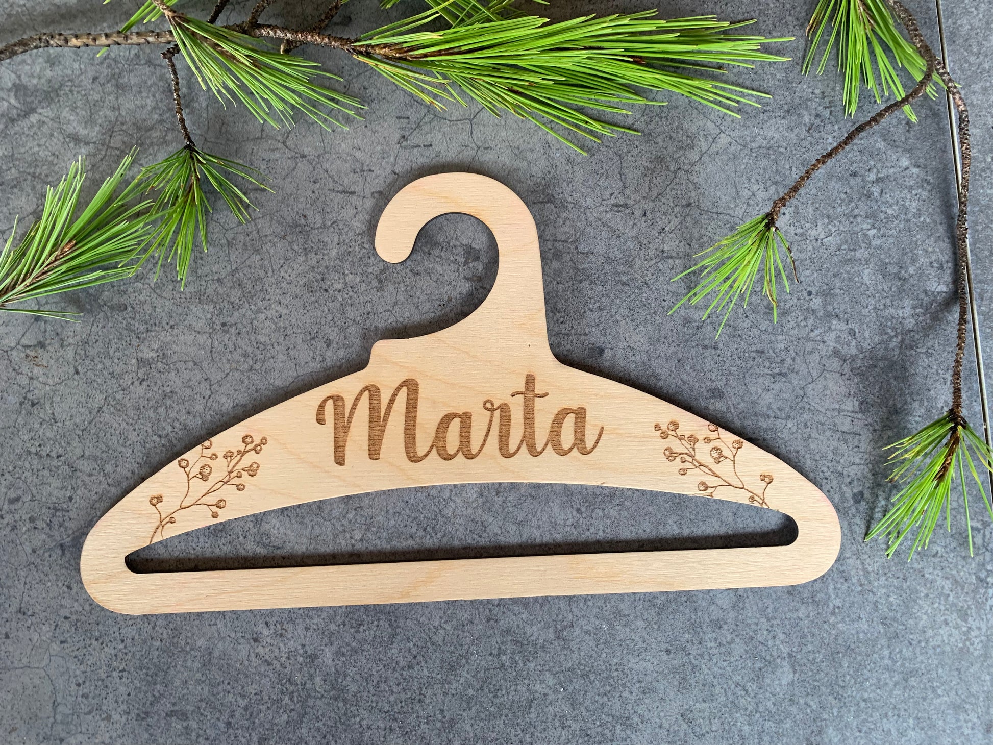 percha de madera infantil personalizable