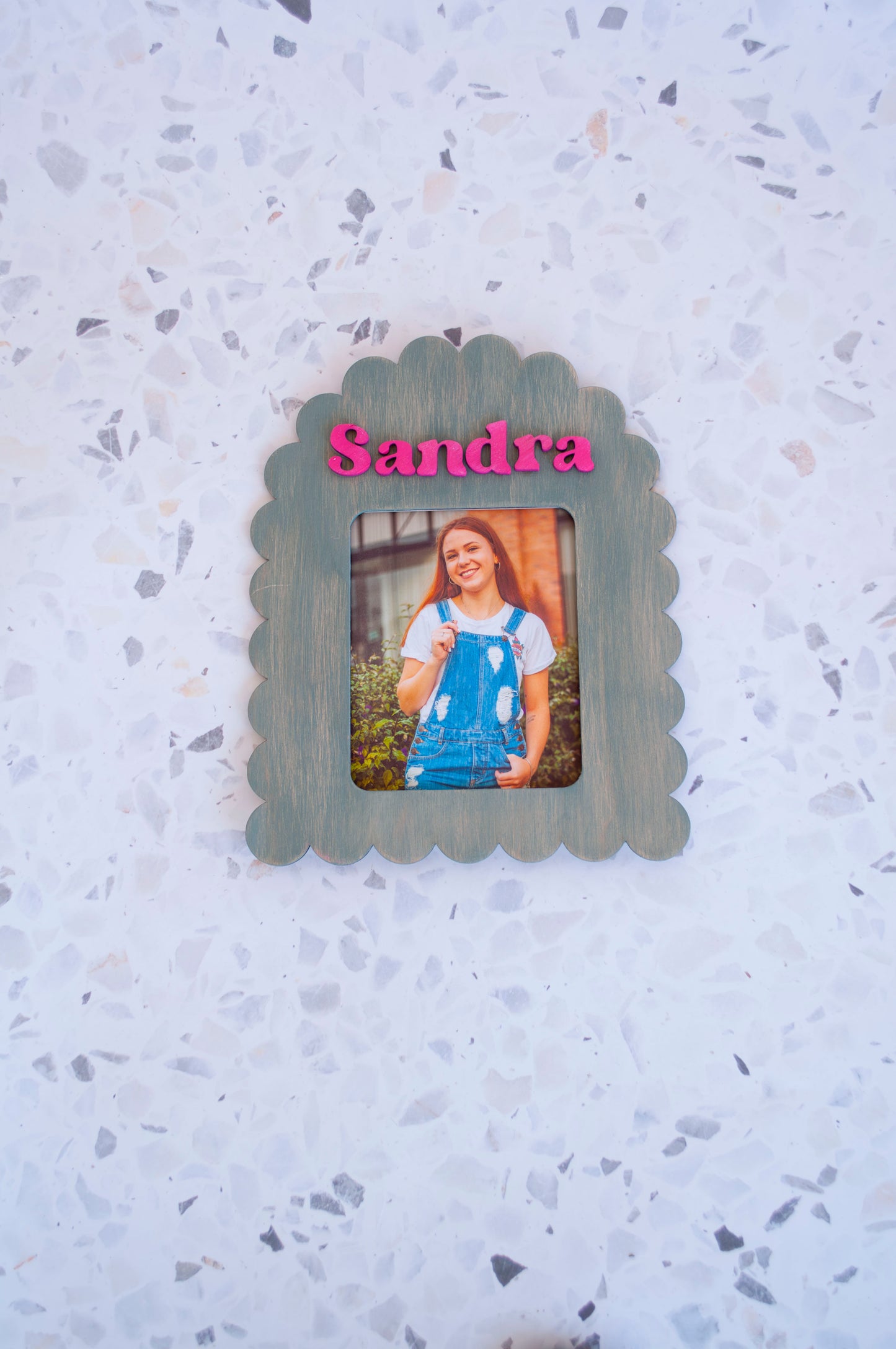 Marco ondulado con imán en color verde – Marnechi Studio