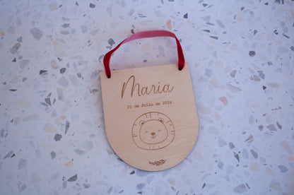 Placa de madera personalizada con nombre para bebé

