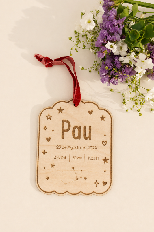 Placa natal de madera personalizada con los datos de nacimiento del bebé