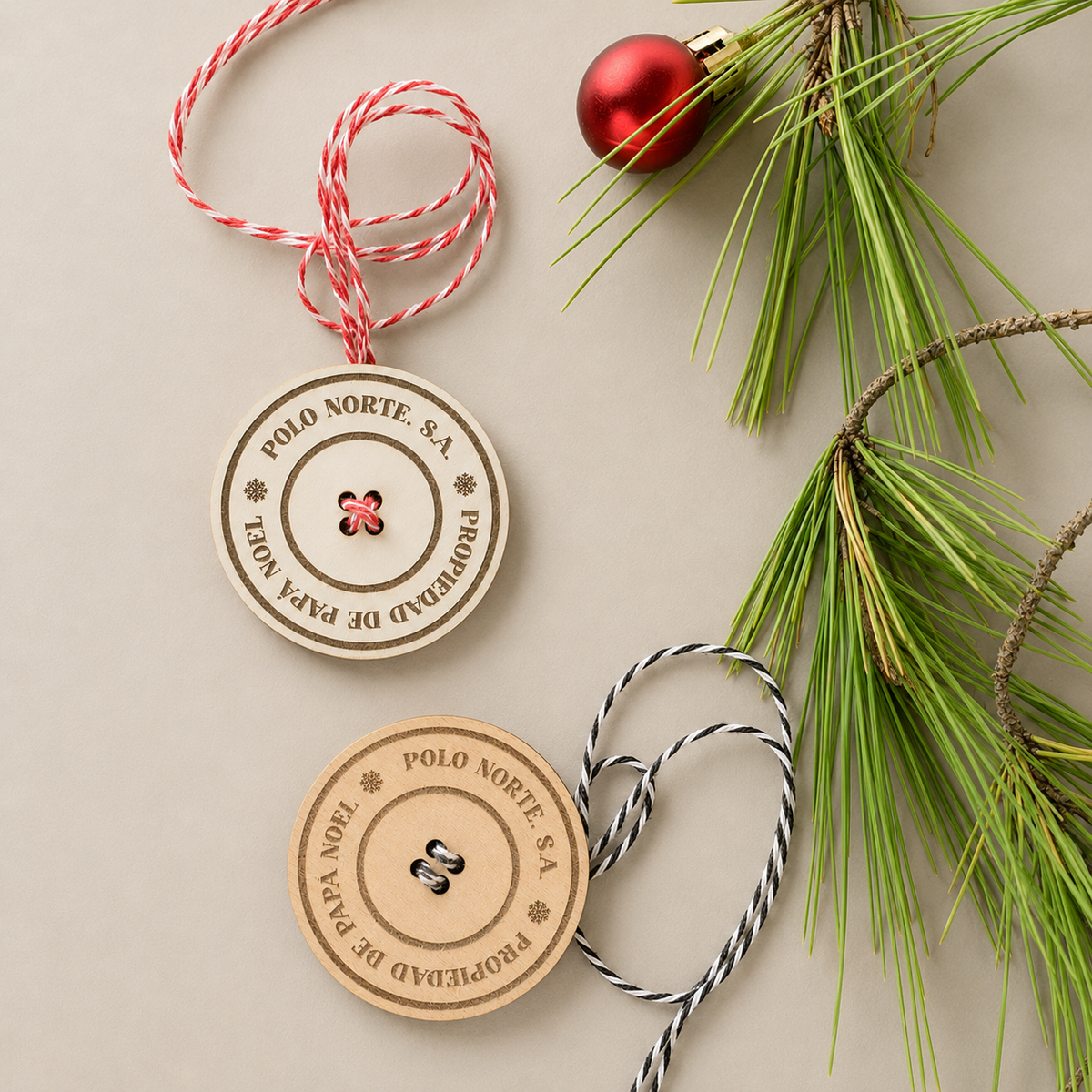Botón perdido de Papá Noel en MDF blanco y madera natural con carta personalizada