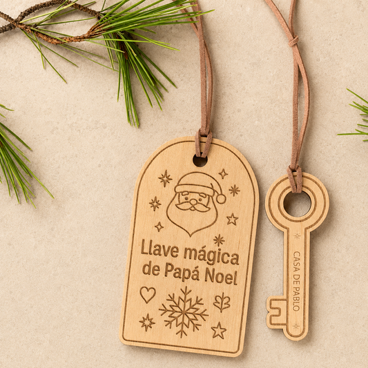 Llave mágica de Papá Noel personalizada en madera con placa grabada
