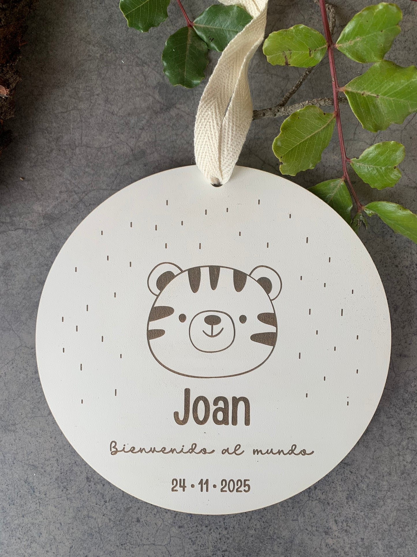 Placa de nacimiento bebé personalizada madera blanca - Decoración habitación infantil artesanal