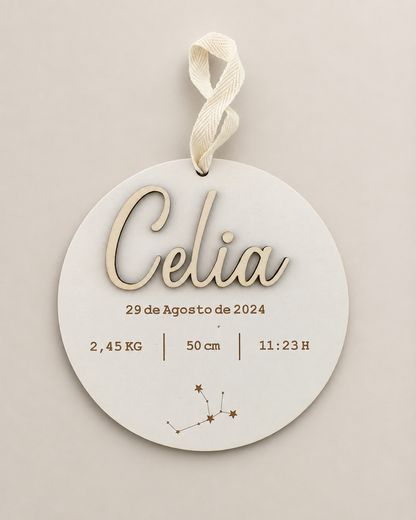 Placa de nacimiento personalizada con zodiaco en MDF blanco