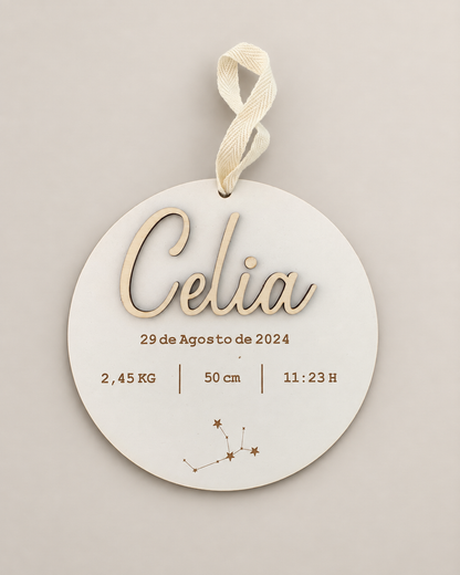 Placa de nacimiento personalizada con zodiaco en MDF blanco